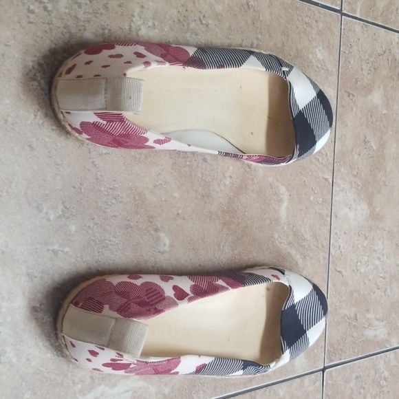 Authentic Burberry flat shoes in used condition. - Picture 8 of 8